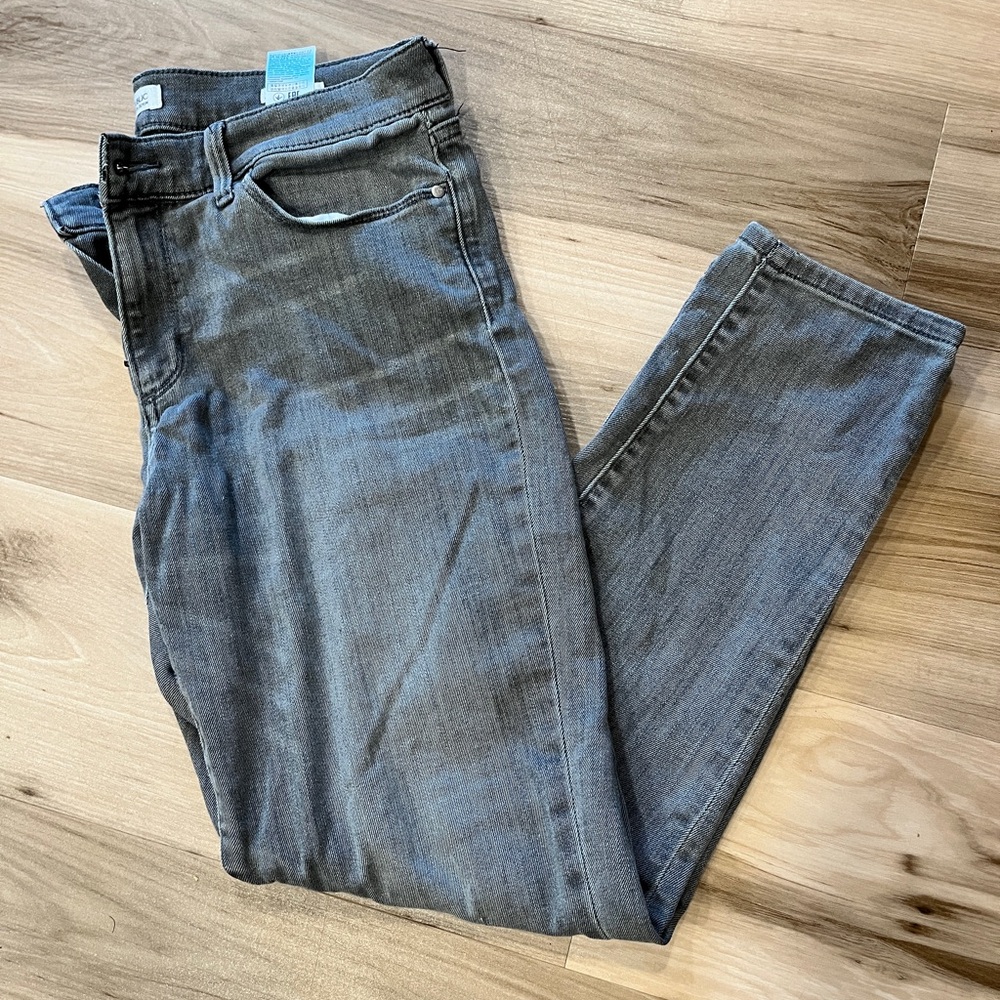 Banana Republic Women’s Charcoal Skinny Jeans